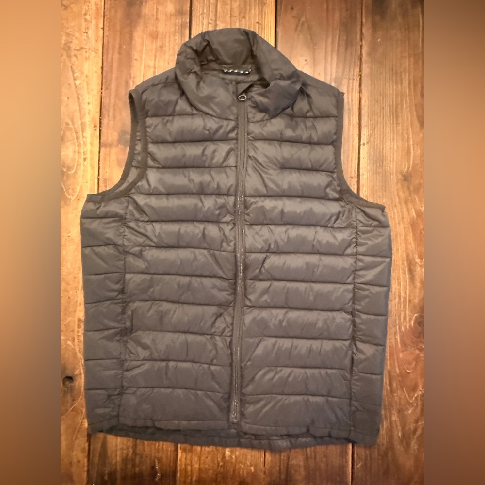 GAP Kids Black Puffer Vest size Large